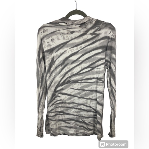 Soft Surrounding  faux front wrap tee shirt in soft gray white animal print - Picture 2 of 8